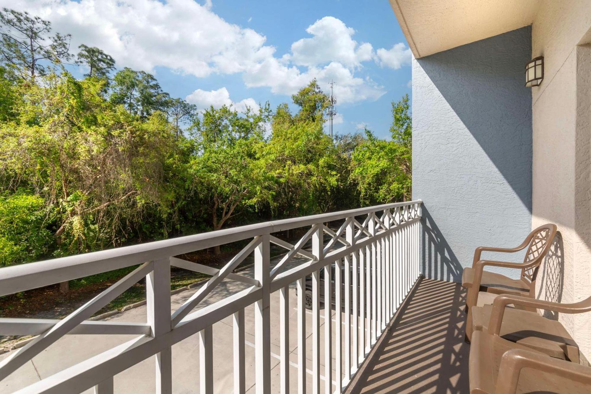 Best Western Naples Plaza Hotel Exterior photo